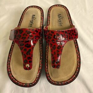 Alegria Red Black Leopard Print Thong Sandals Women's Size 40‎ **Flaw